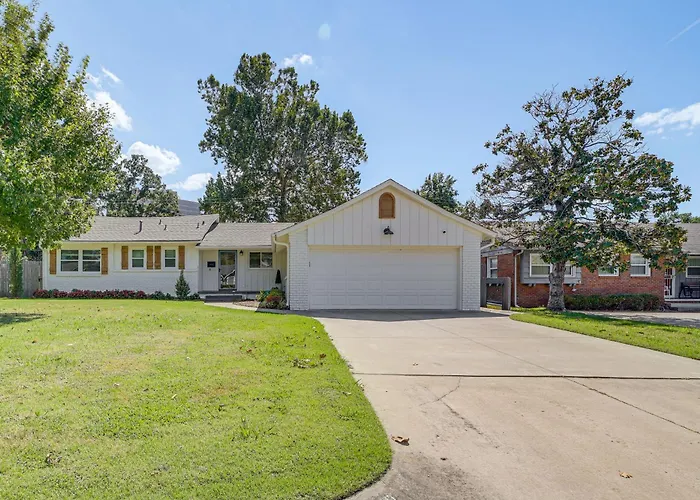 Charming Near Lafortune Park Holiday home