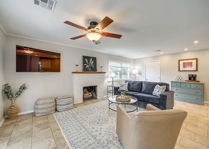 Charming Near Lafortune Park Holiday home *