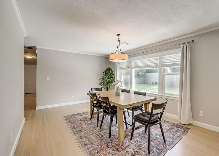Charming Near Lafortune Park * Tulsa