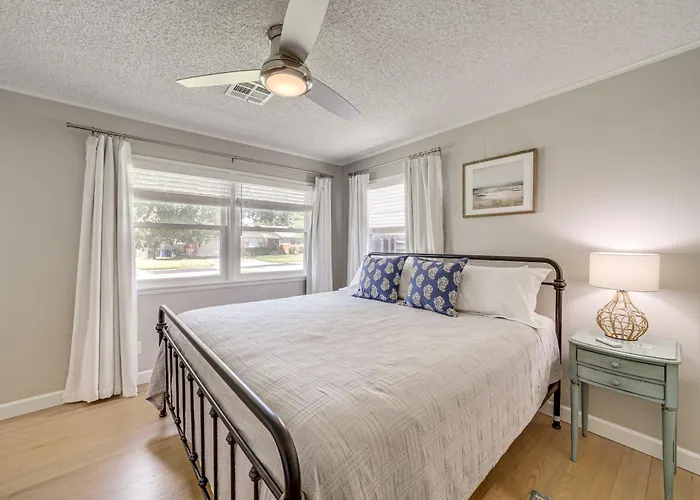Holiday home Charming Near Lafortune Park Tulsa