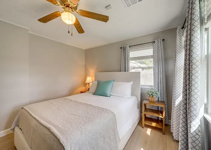 Charming Near Lafortune Park * Tulsa